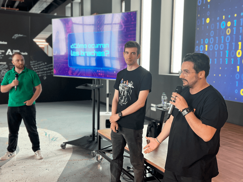 Taller DataBreachs & DataLeaks en Fundación42Málaga